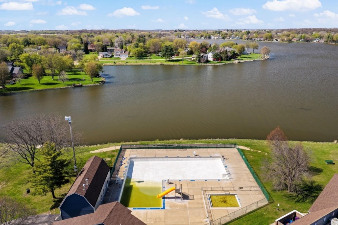 137 Lamplighter Loop SE, POPLAR GROVE, Illinois 61065, 4 Bedrooms Bedrooms, ,2 BathroomsBathrooms,House,For Sale,Lamplighter Loop SE,202602394