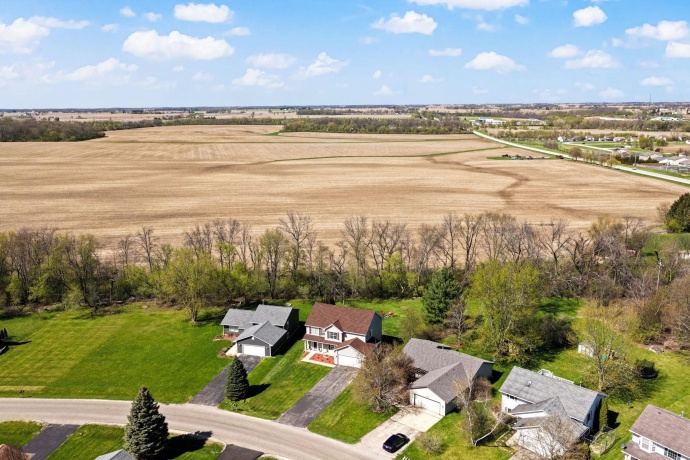 137 Lamplighter Loop SE, POPLAR GROVE, Illinois 61065, 4 Bedrooms Bedrooms, ,2 BathroomsBathrooms,House,For Sale,Lamplighter Loop SE,202602394