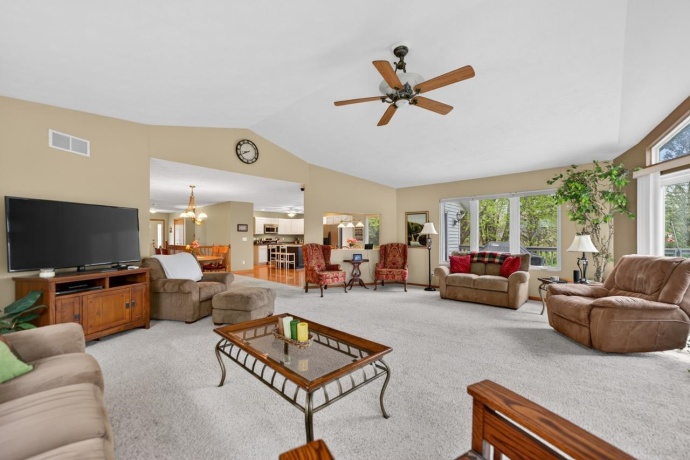 1261 LAKE SUMMERSET, LAKE SUMMERSET, Illinois 61019, 4 Bedrooms Bedrooms, ,3 BathroomsBathrooms,House,For Sale,LAKE SUMMERSET,202602401