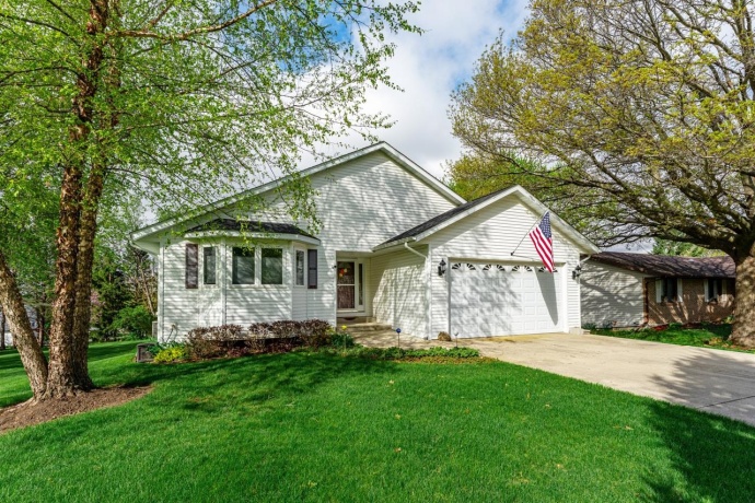 1261 LAKE SUMMERSET, LAKE SUMMERSET, Illinois 61019, 4 Bedrooms Bedrooms, ,3 BathroomsBathrooms,House,For Sale,LAKE SUMMERSET,202602401