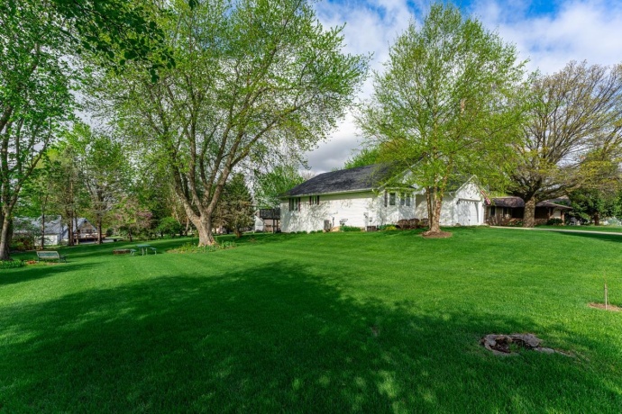 1261 LAKE SUMMERSET, LAKE SUMMERSET, Illinois 61019, 4 Bedrooms Bedrooms, ,3 BathroomsBathrooms,House,For Sale,LAKE SUMMERSET,202602401