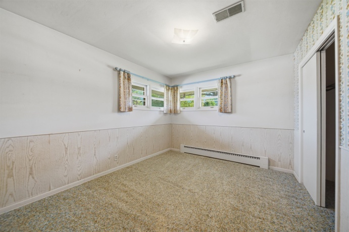 1213 Douglas, DIXON, Illinois 61021, 3 Bedrooms Bedrooms, ,2 BathroomsBathrooms,House,For Sale,Douglas,202602404