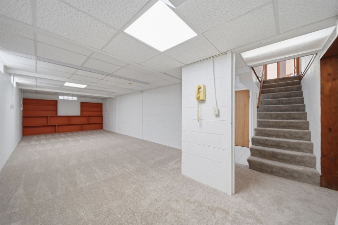 1213 Douglas, DIXON, Illinois 61021, 3 Bedrooms Bedrooms, ,2 BathroomsBathrooms,House,For Sale,Douglas,202602404