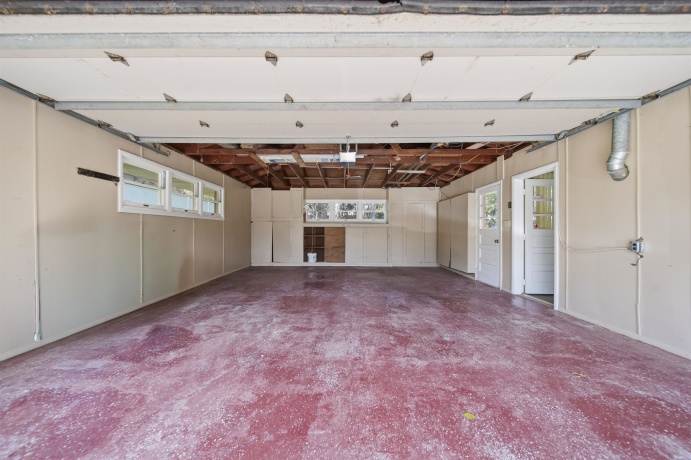 1213 Douglas, DIXON, Illinois 61021, 3 Bedrooms Bedrooms, ,2 BathroomsBathrooms,House,For Sale,Douglas,202602404