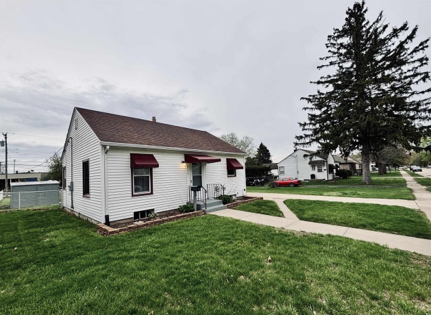 4933 Illinois, LOVES PARK, Illinois 61111, 2 Bedrooms Bedrooms, ,1 BathroomBathrooms,House,For Sale,Illinois,202602405