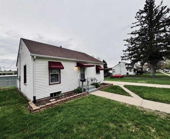 4933 Illinois, LOVES PARK, Illinois 61111, 2 Bedrooms Bedrooms, ,1 BathroomBathrooms,House,For Sale,Illinois,202602405