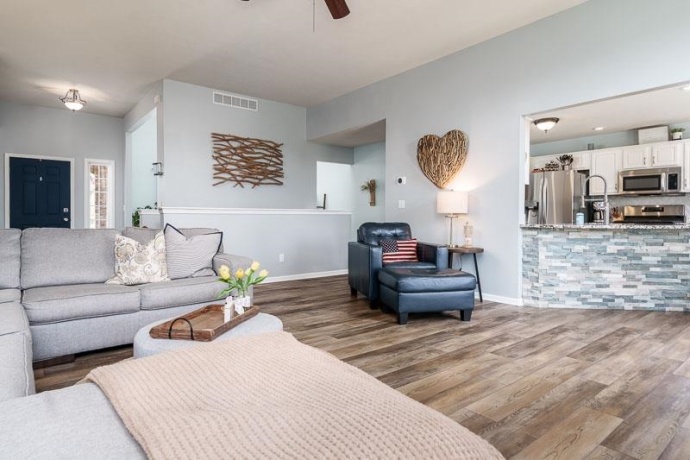 640 Par, BELVIDERE, Illinois 61008, 4 Bedrooms Bedrooms, ,3 BathroomsBathrooms,House,For Sale,Par,202602410