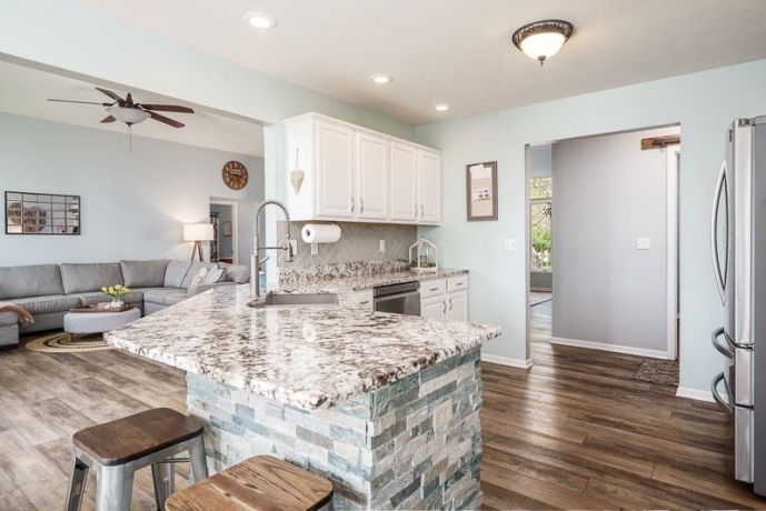 640 Par, BELVIDERE, Illinois 61008, 4 Bedrooms Bedrooms, ,3 BathroomsBathrooms,House,For Sale,Par,202602410