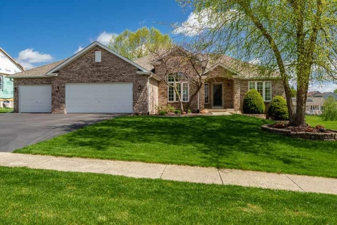 640 Par, BELVIDERE, Illinois 61008, 4 Bedrooms Bedrooms, ,3 BathroomsBathrooms,House,For Sale,Par,202602410