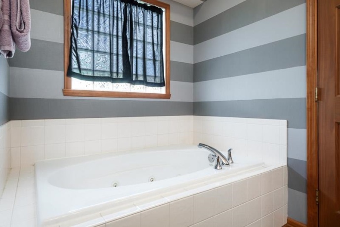 640 Par, BELVIDERE, Illinois 61008, 4 Bedrooms Bedrooms, ,3 BathroomsBathrooms,House,For Sale,Par,202602410