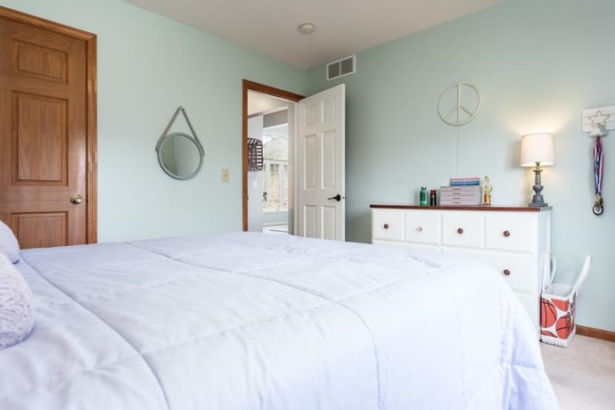 640 Par, BELVIDERE, Illinois 61008, 4 Bedrooms Bedrooms, ,3 BathroomsBathrooms,House,For Sale,Par,202602410