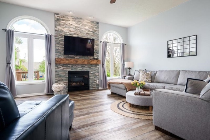 640 Par, BELVIDERE, Illinois 61008, 4 Bedrooms Bedrooms, ,3 BathroomsBathrooms,House,For Sale,Par,202602410