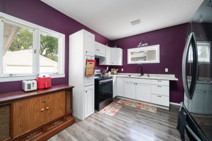 519 8th, DIXON, Illinois 61021, 3 Bedrooms Bedrooms, ,1 BathroomBathrooms,House,For Sale,8th,202602411