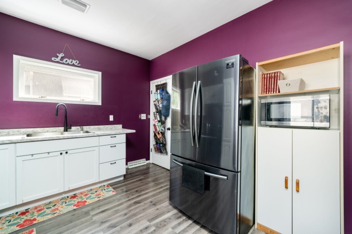519 8th, DIXON, Illinois 61021, 3 Bedrooms Bedrooms, ,1 BathroomBathrooms,House,For Sale,8th,202602411