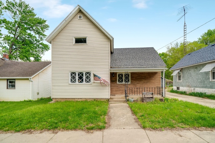 519 8th, DIXON, Illinois 61021, 3 Bedrooms Bedrooms, ,1 BathroomBathrooms,House,For Sale,8th,202602411