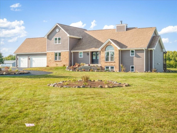 9281 Auburn, WINNEBAGO, Illinois 61088, 6 Bedrooms Bedrooms, ,5 BathroomsBathrooms,House,For Sale,Auburn,202602412