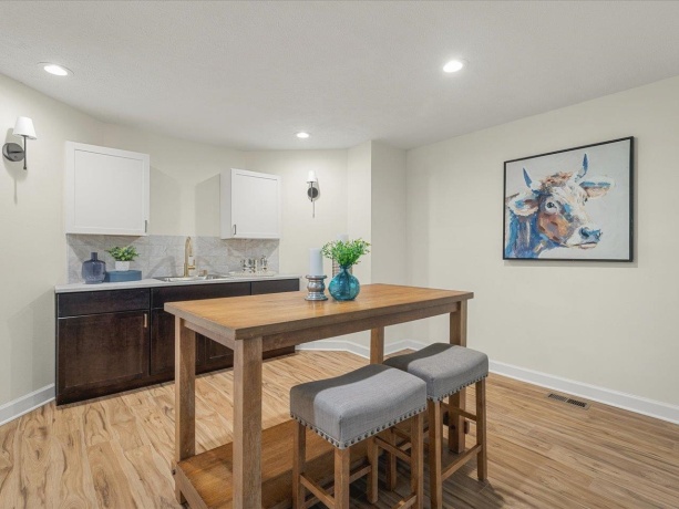 9281 Auburn, WINNEBAGO, Illinois 61088, 6 Bedrooms Bedrooms, ,5 BathroomsBathrooms,House,For Sale,Auburn,202602412