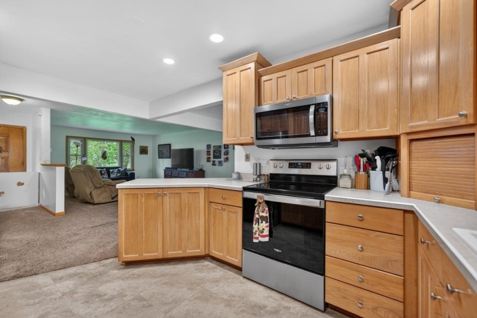 10160 Cemetery, PECATONICA, Illinois 61063, 4 Bedrooms Bedrooms, ,2 BathroomsBathrooms,House,For Sale,Cemetery,202602414