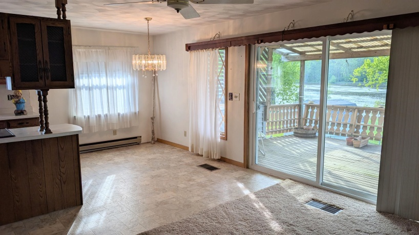 1839 1st, DIXON, Illinois 61021, 3 Bedrooms Bedrooms, ,1 BathroomBathrooms,House,For Sale,1st,202602417