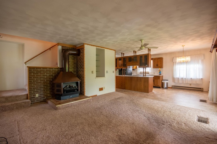 1839 1st, DIXON, Illinois 61021, 3 Bedrooms Bedrooms, ,1 BathroomBathrooms,House,For Sale,1st,202602417