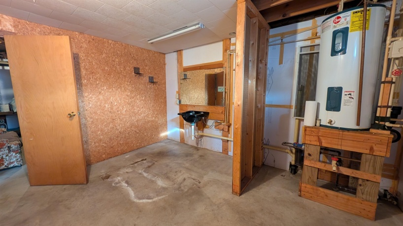 1839 1st, DIXON, Illinois 61021, 3 Bedrooms Bedrooms, ,1 BathroomBathrooms,House,For Sale,1st,202602417