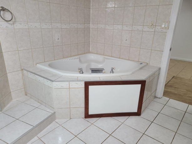 1823 East Gate, ROCKFORD, Illinois 61108, 4 Bedrooms Bedrooms, ,3 BathroomsBathrooms,House,For Sale,East Gate,202602419