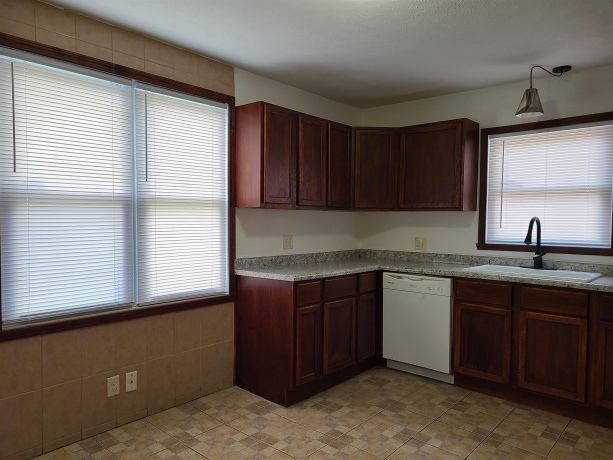 1823 East Gate, ROCKFORD, Illinois 61108, 4 Bedrooms Bedrooms, ,3 BathroomsBathrooms,House,For Sale,East Gate,202602419