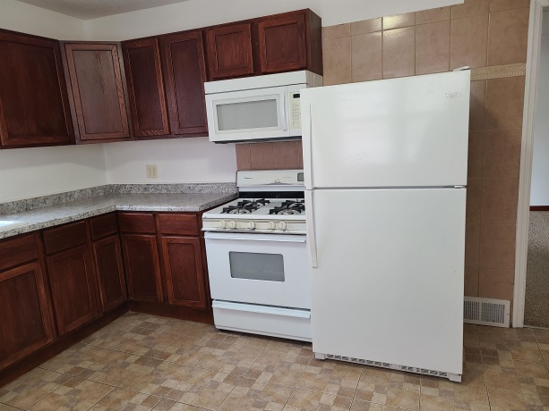 1823 East Gate, ROCKFORD, Illinois 61108, 4 Bedrooms Bedrooms, ,3 BathroomsBathrooms,House,For Sale,East Gate,202602419