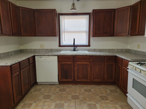 1823 East Gate, ROCKFORD, Illinois 61108, 4 Bedrooms Bedrooms, ,3 BathroomsBathrooms,House,For Sale,East Gate,202602419