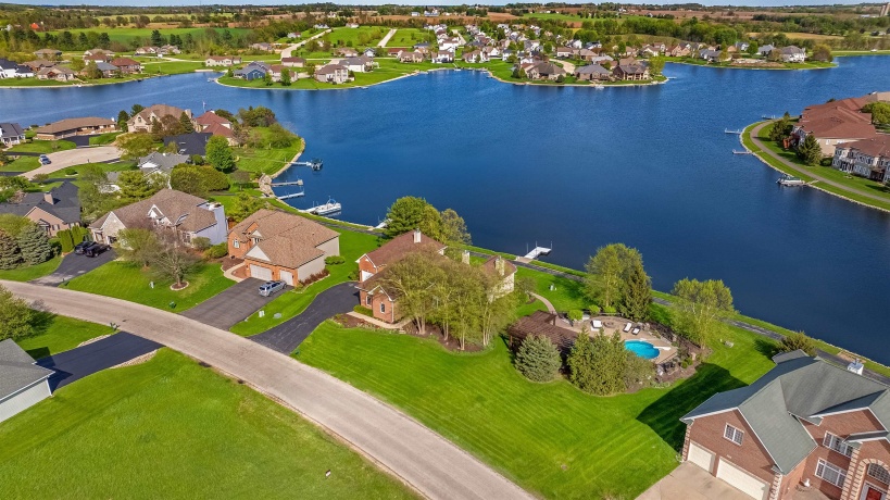 3833 Westlake Village, WINNEBAGO, Illinois 61088, 5 Bedrooms Bedrooms, ,3 BathroomsBathrooms,House,For Sale,Westlake Village,202602422