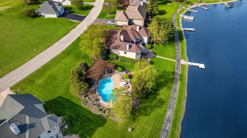 3833 Westlake Village, WINNEBAGO, Illinois 61088, 5 Bedrooms Bedrooms, ,3 BathroomsBathrooms,House,For Sale,Westlake Village,202602422