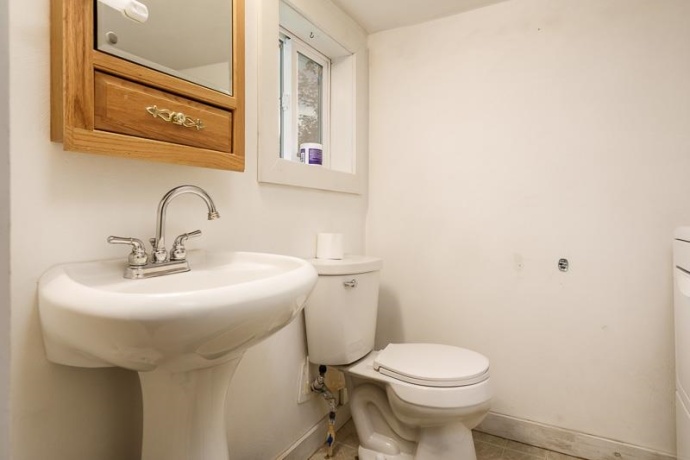 541 Roscoe, SOUTH BELOIT, Illinois 61080, 2 Bedrooms Bedrooms, ,1 BathroomBathrooms,House,For Sale,Roscoe,202602423