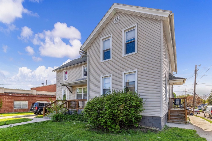 140-142 Summit, ROCKFORD, Illinois 61107, ,3 - 4 Units,For Sale,Summit,202602424