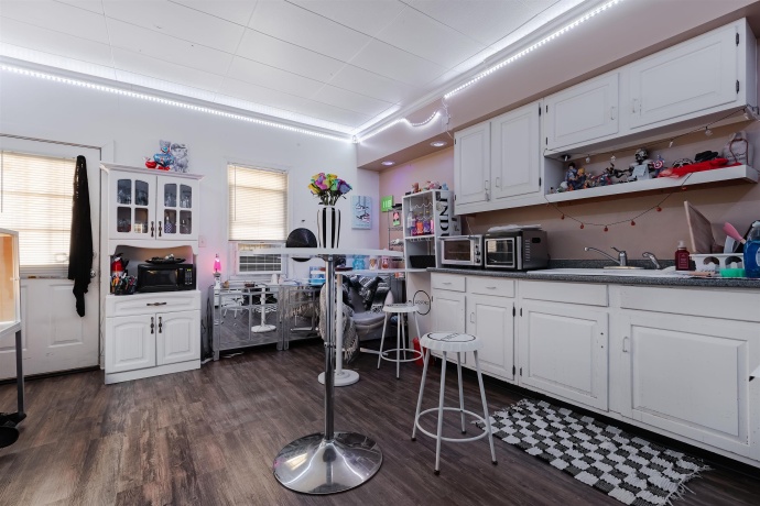 140-142 Summit, ROCKFORD, Illinois 61107, ,3 - 4 Units,For Sale,Summit,202602424