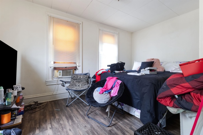 140-142 Summit, ROCKFORD, Illinois 61107, ,3 - 4 Units,For Sale,Summit,202602424