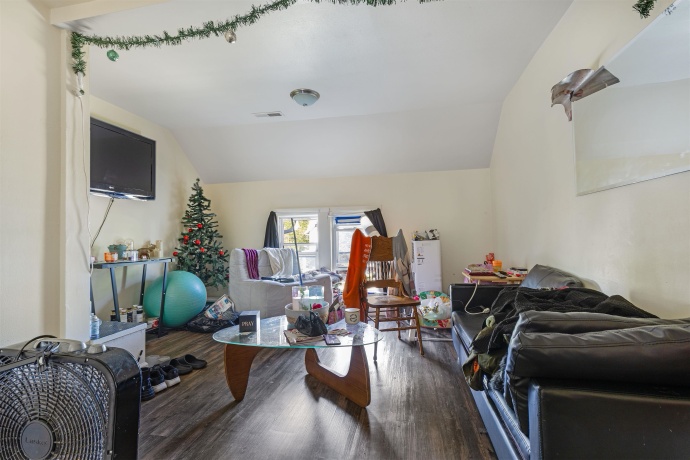 140-142 Summit, ROCKFORD, Illinois 61107, ,3 - 4 Units,For Sale,Summit,202602424