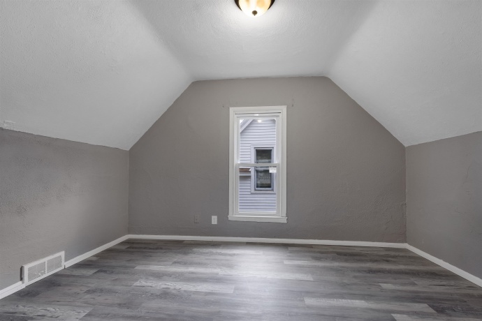 1015 Winnebago, ROCKFORD, Illinois 61103, 6 Bedrooms Bedrooms, ,2 BathroomsBathrooms,House,For Sale,Winnebago,202602426