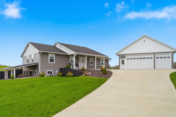 24-123 Wagon Wheel, LAKE CARROLL, Illinois 61046, 4 Bedrooms Bedrooms, ,3 BathroomsBathrooms,House,For Sale,Wagon Wheel,202602428