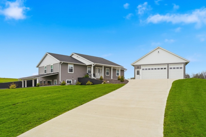 24-123 Wagon Wheel, LAKE CARROLL, Illinois 61046, 4 Bedrooms Bedrooms, ,3 BathroomsBathrooms,House,For Sale,Wagon Wheel,202602428