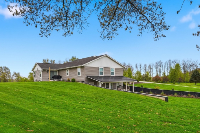 24-123 Wagon Wheel, LAKE CARROLL, Illinois 61046, 4 Bedrooms Bedrooms, ,3 BathroomsBathrooms,House,For Sale,Wagon Wheel,202602428
