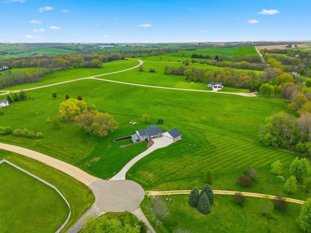 24-123 Wagon Wheel, LAKE CARROLL, Illinois 61046, 4 Bedrooms Bedrooms, ,3 BathroomsBathrooms,House,For Sale,Wagon Wheel,202602428