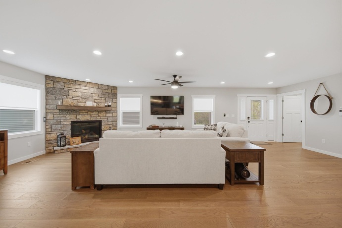 24-123 Wagon Wheel, LAKE CARROLL, Illinois 61046, 4 Bedrooms Bedrooms, ,3 BathroomsBathrooms,House,For Sale,Wagon Wheel,202602428