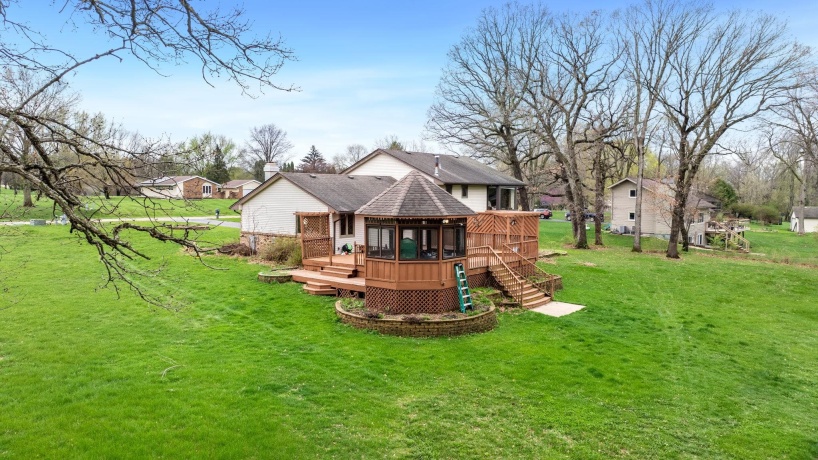 8604 Carradale, CALEDONIA, Illinois 61011, 4 Bedrooms Bedrooms, ,2 BathroomsBathrooms,House,For Sale,Carradale,202602431