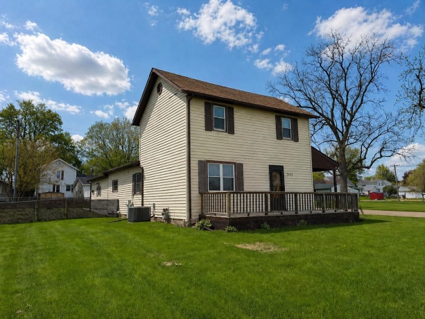 317 Walnut, SHANNON, Illinois 61078, 4 Bedrooms Bedrooms, ,2 BathroomsBathrooms,House,For Sale,Walnut,202602432