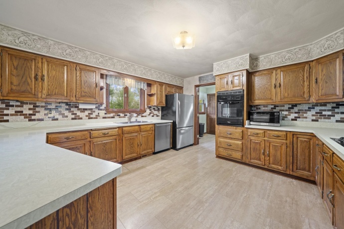 2600 East Ct, BELVIDERE, Illinois 61008, 6 Bedrooms Bedrooms, ,2 BathroomsBathrooms,House,For Sale,East Ct,202602433