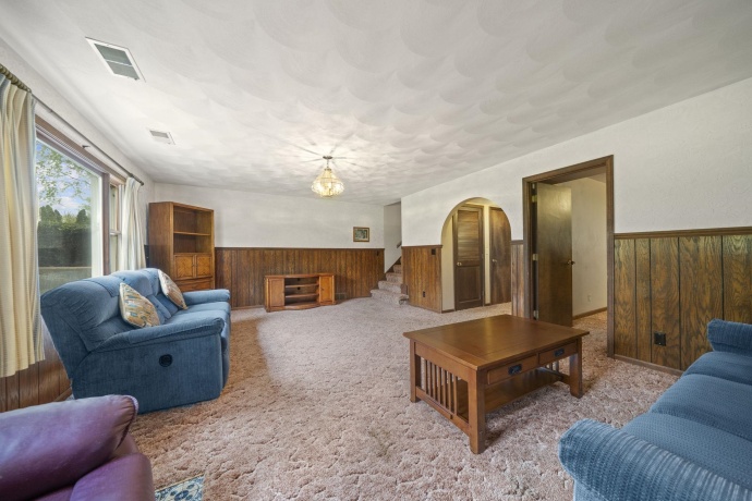 2600 East Ct, BELVIDERE, Illinois 61008, 6 Bedrooms Bedrooms, ,2 BathroomsBathrooms,House,For Sale,East Ct,202602433