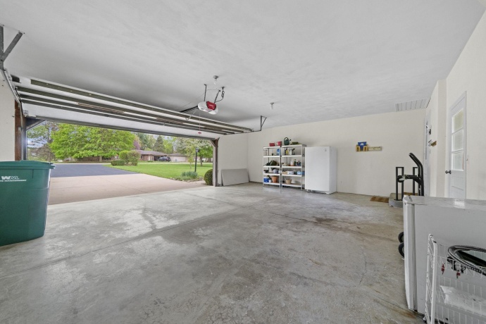 2600 East Ct, BELVIDERE, Illinois 61008, 6 Bedrooms Bedrooms, ,2 BathroomsBathrooms,House,For Sale,East Ct,202602433