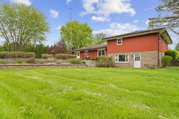 2600 East Ct, BELVIDERE, Illinois 61008, 6 Bedrooms Bedrooms, ,2 BathroomsBathrooms,House,For Sale,East Ct,202602433