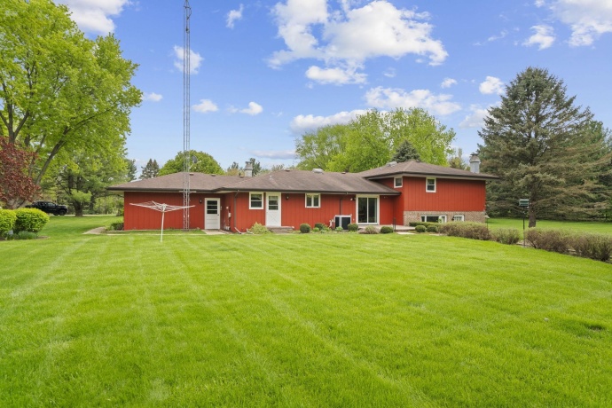 2600 East Ct, BELVIDERE, Illinois 61008, 6 Bedrooms Bedrooms, ,2 BathroomsBathrooms,House,For Sale,East Ct,202602433