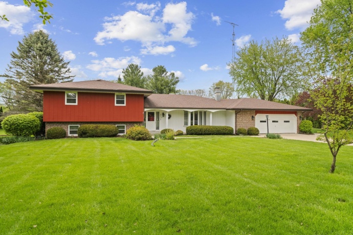 2600 East Ct, BELVIDERE, Illinois 61008, 6 Bedrooms Bedrooms, ,2 BathroomsBathrooms,House,For Sale,East Ct,202602433